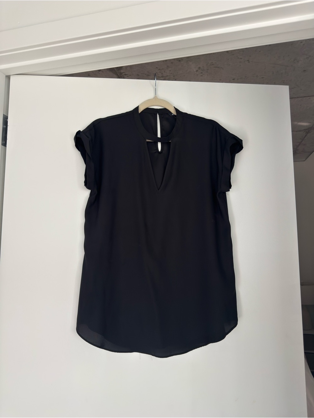 Express Black Keyhole Cap-Sleeve Women's Top